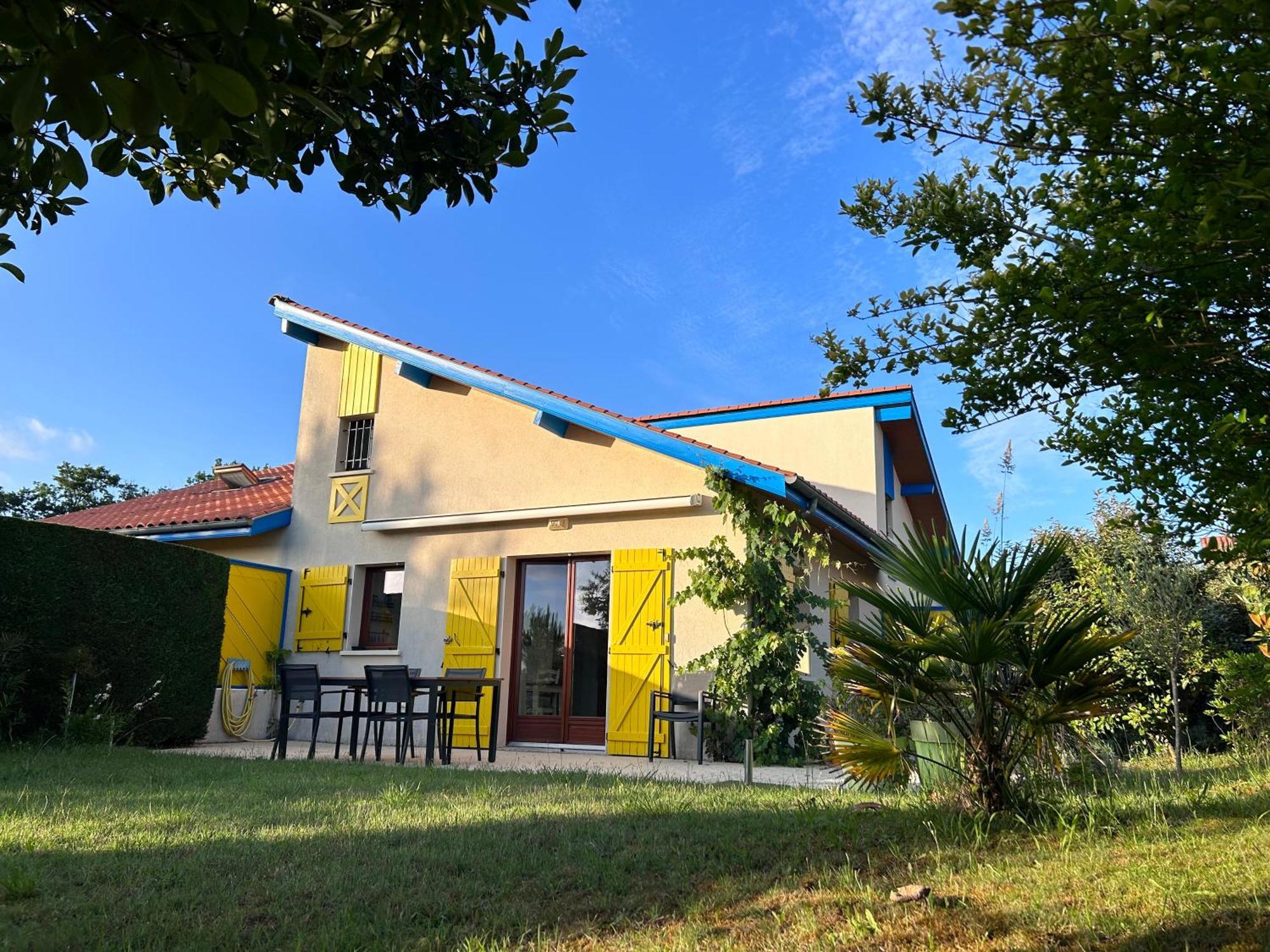 Jolie Maison De Vacances Avec Terrasse Et Jardin Saint-Julien-en-Born Eksteriør bilde
