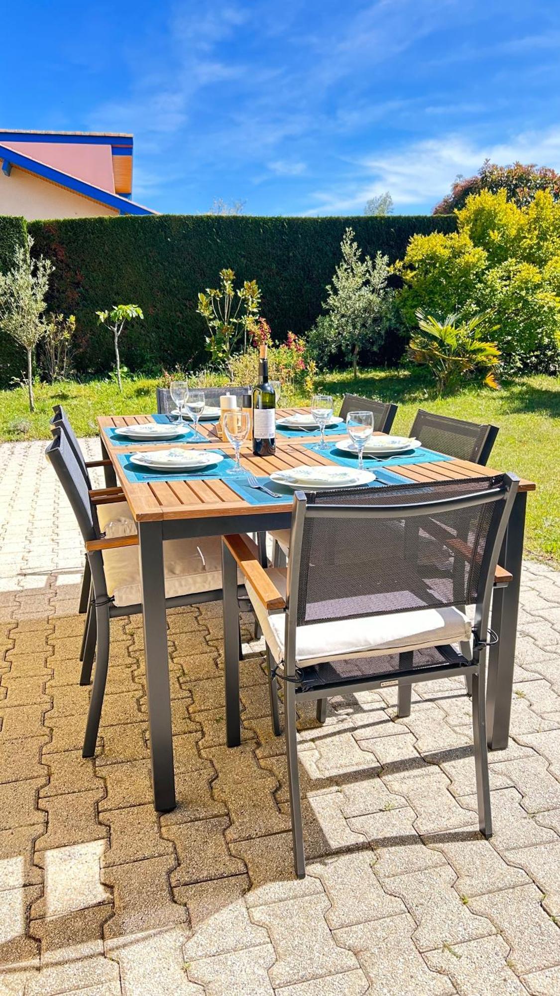 Jolie Maison De Vacances Avec Terrasse Et Jardin Saint-Julien-en-Born Eksteriør bilde